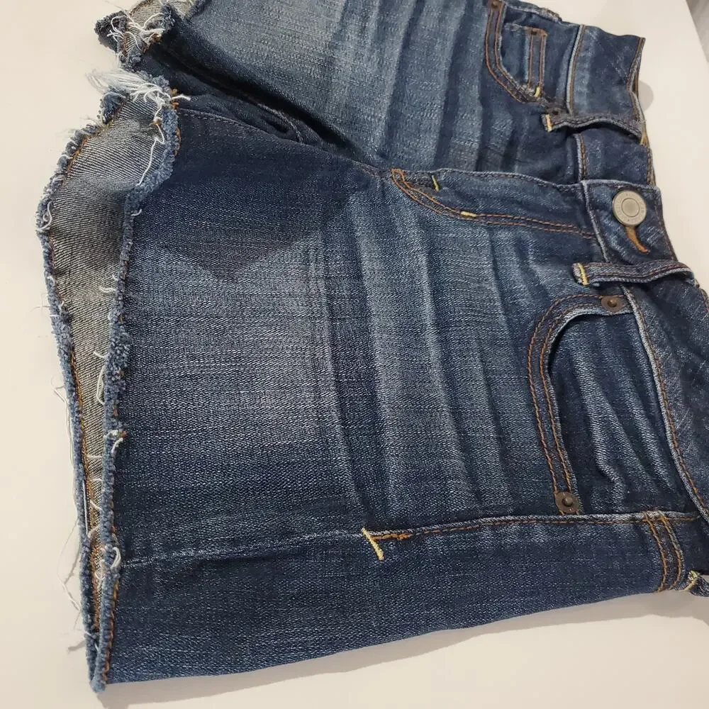 American Eagle Super Stretch Raw Frayed Hem Dark Wash Jean Shorts Womens Size 4